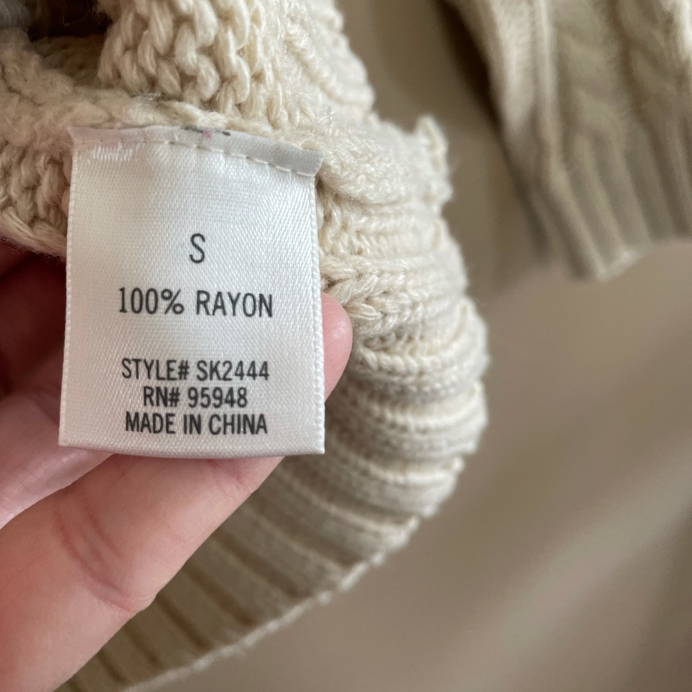 Miami Open Shoulder Cream Cable Knit Sweater. Size S - Picture 8 of 9
